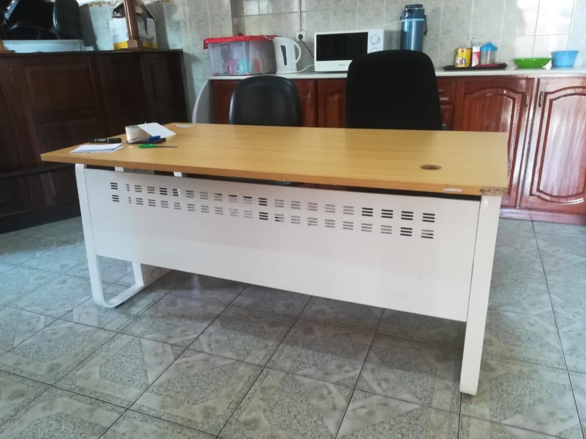 Mobiliário de escritório · — imagem 1
