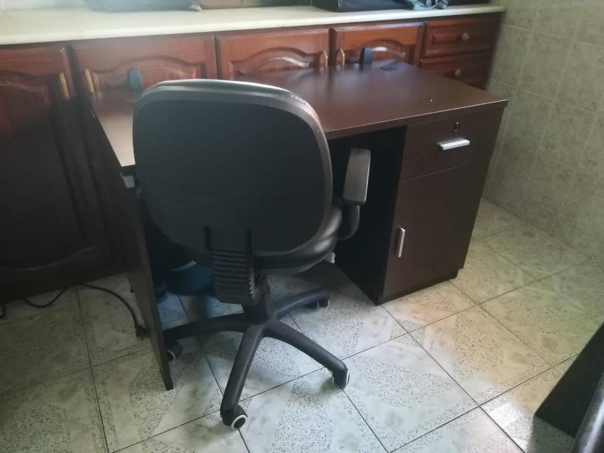 Mobiliario de oficina ·