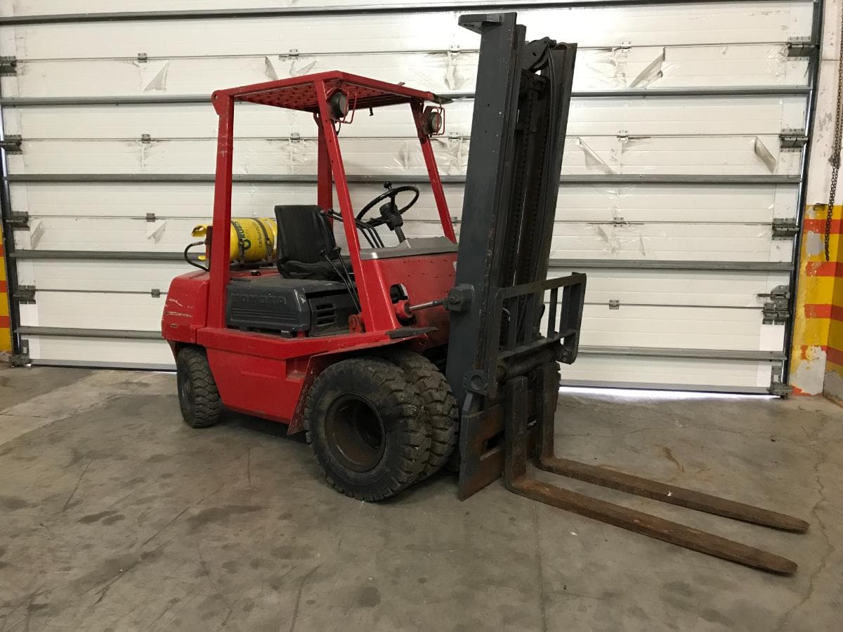 Empilhador Toyota 2500 Kg — imagen 2