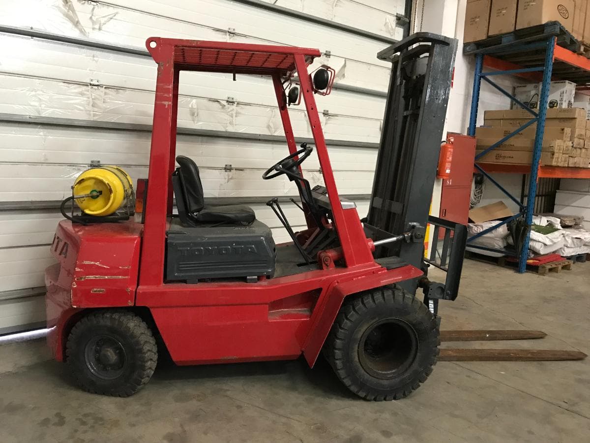 Empilhador Toyota 2500 Kg — imagen 1