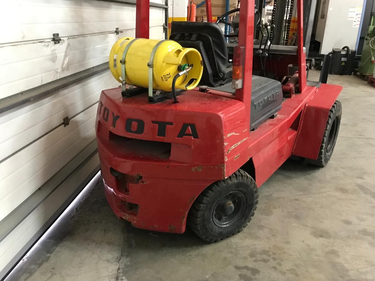 Empilhador Toyota 2500 Kg — imagen 5