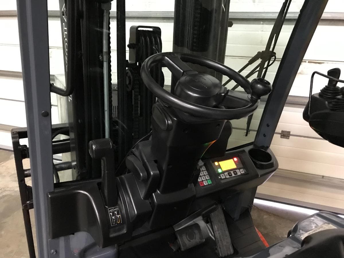 Empilhador Elétrico Toyota 2000 KG — imagen 9
