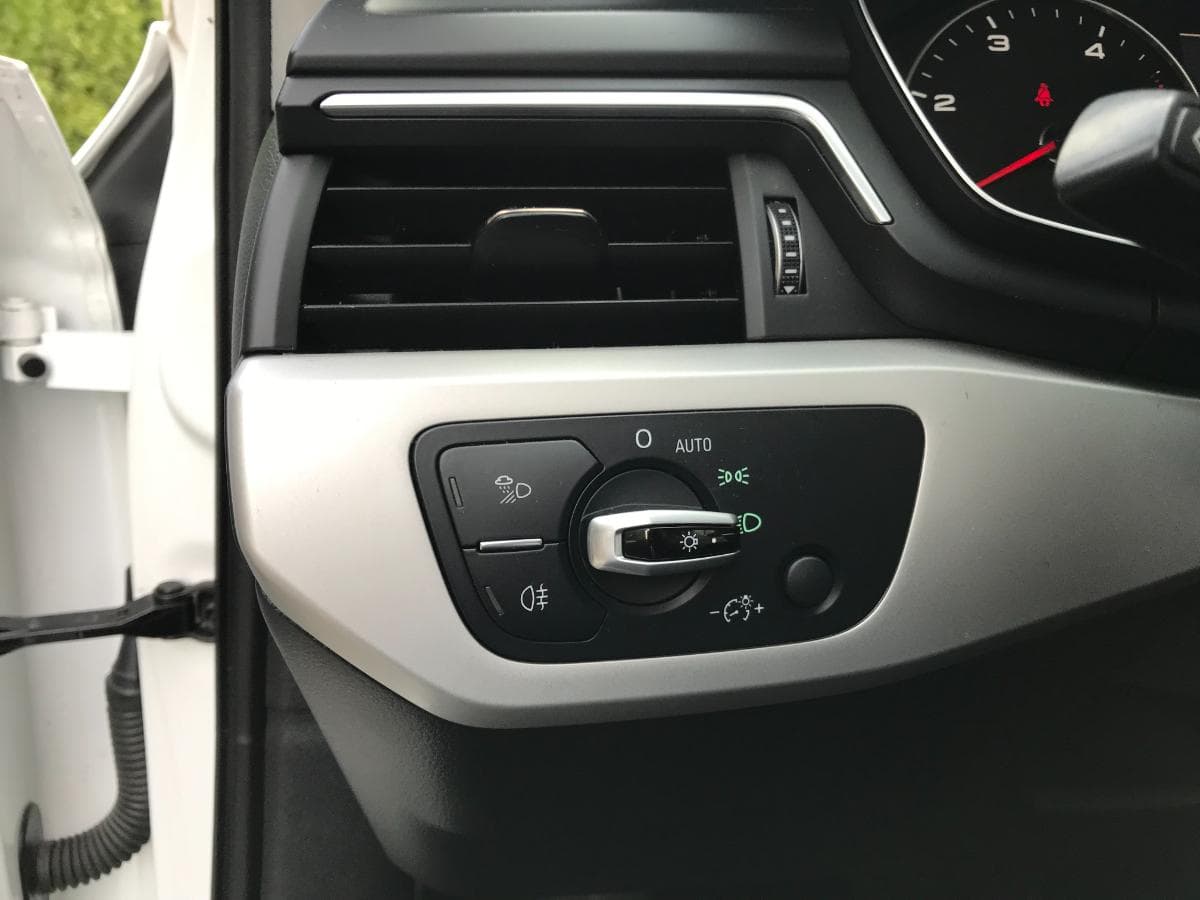 Audi A4 2.0 TDI · Ano 2016 — image 29