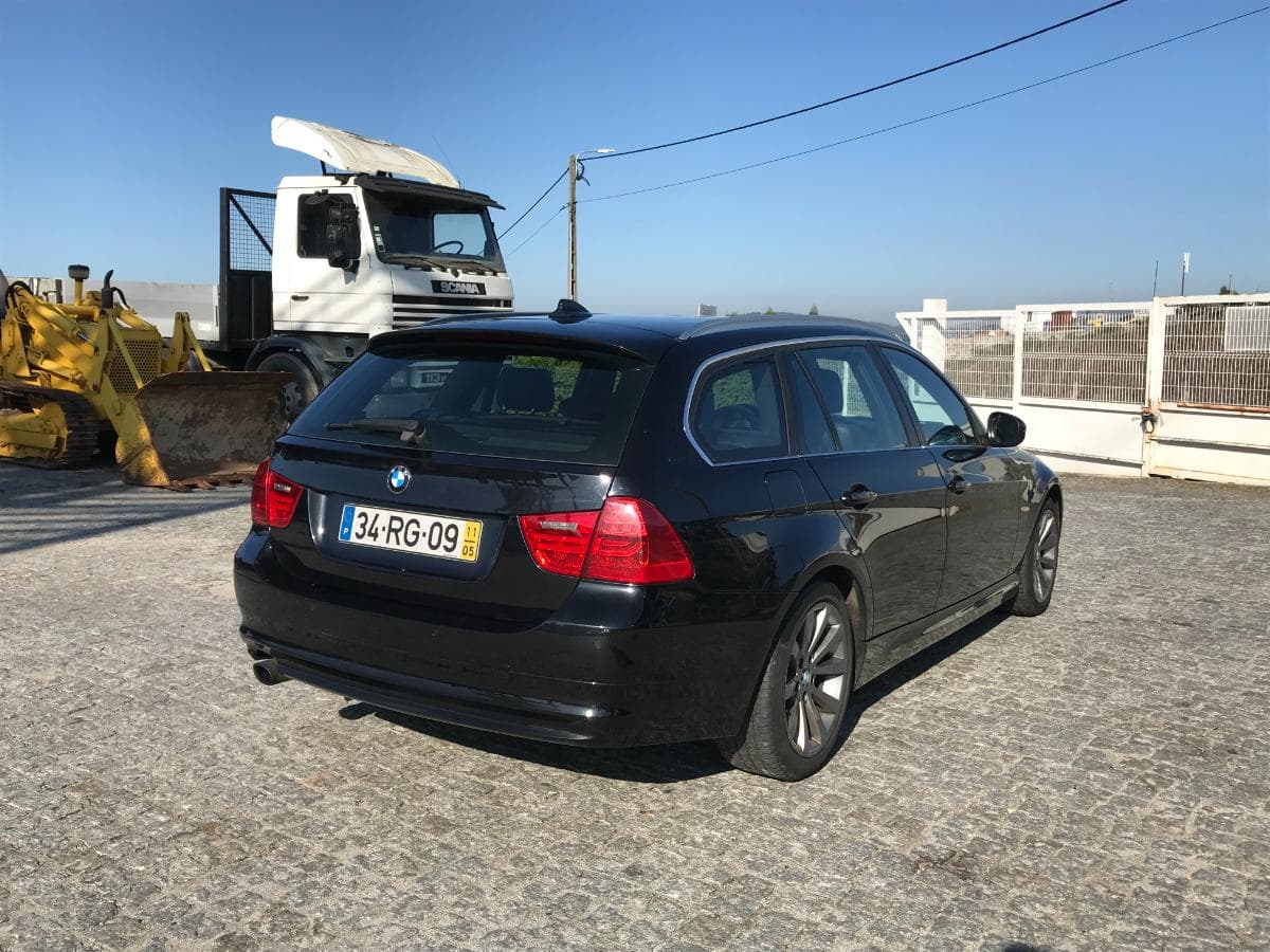 BMW 318D Touring · Ano 2011 — imagen 4