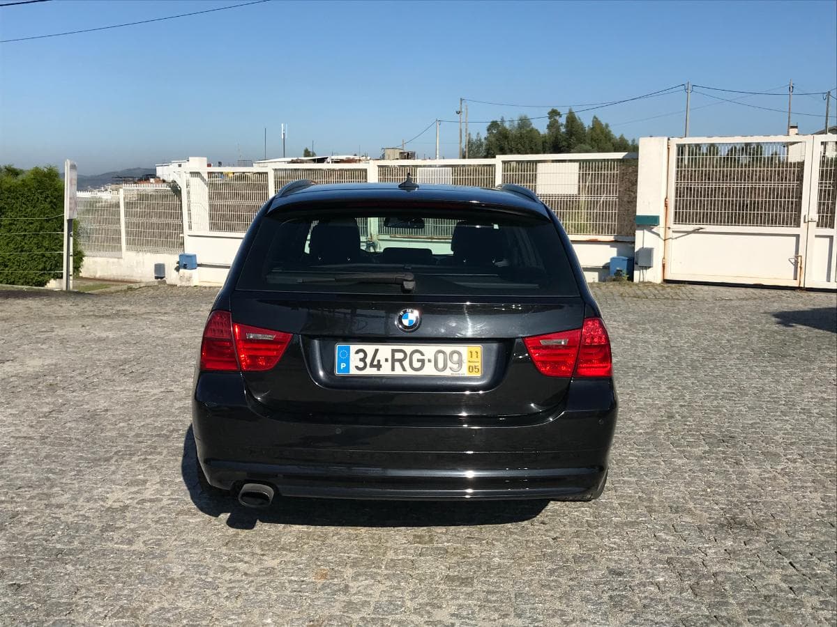 BMW 318D Touring · Ano 2011 — imagen 5