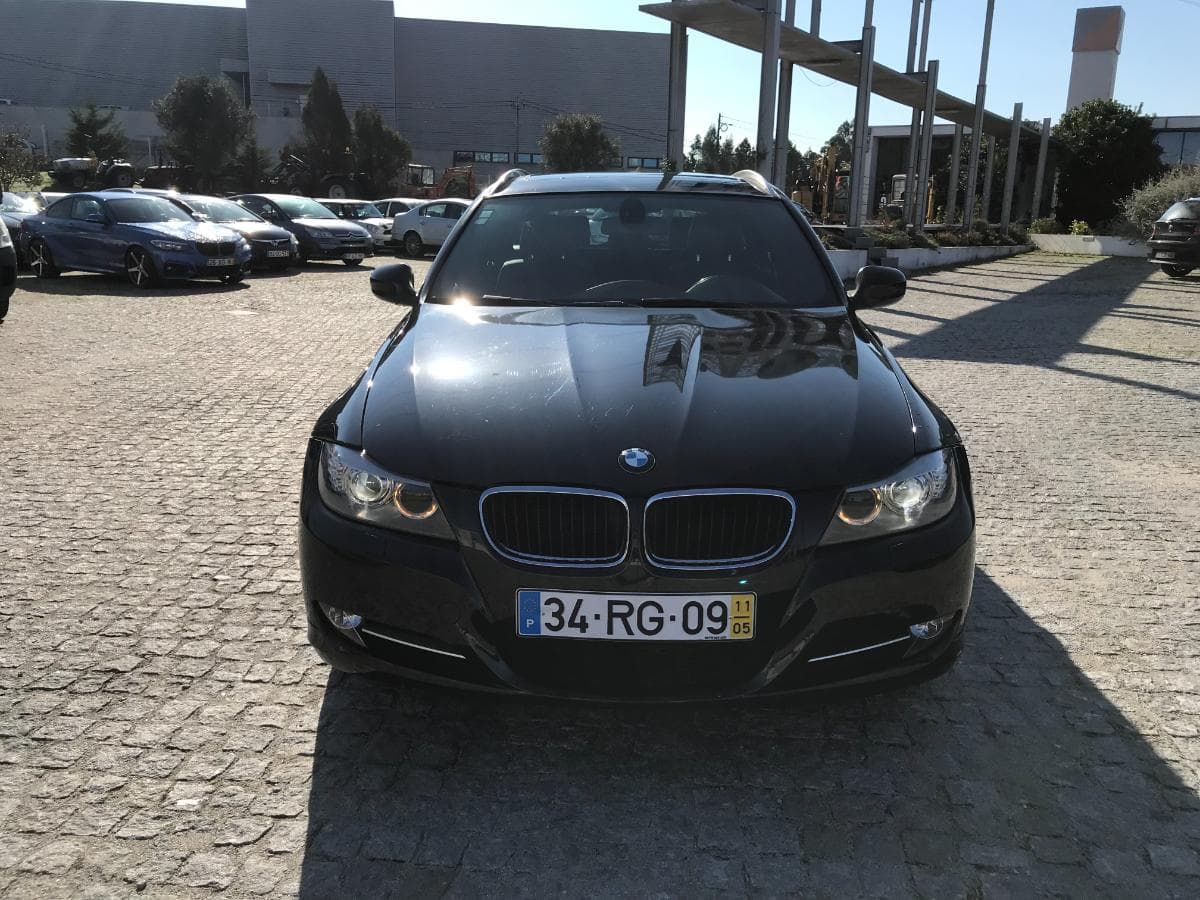 BMW 318D Touring · Ano 2011 — imagen 2