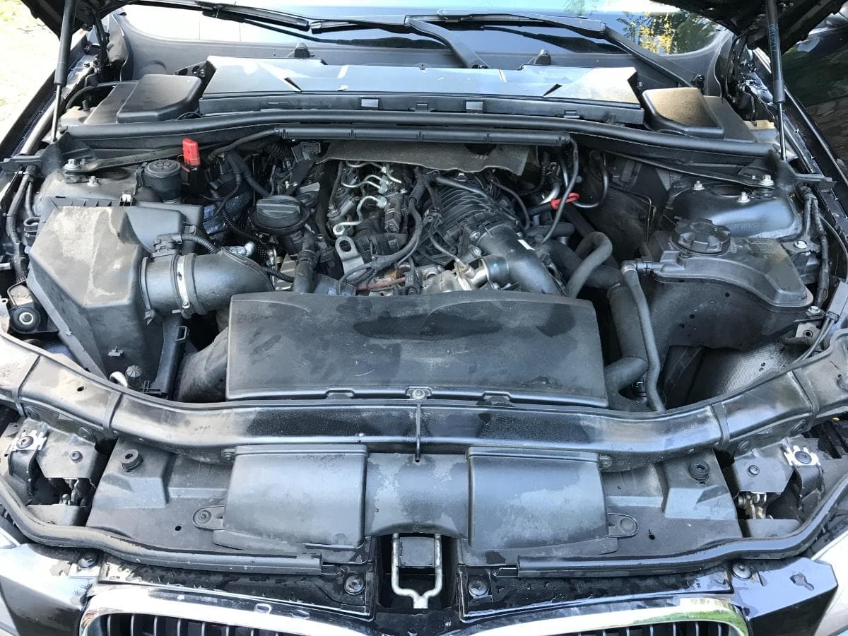 BMW 318D Touring · Ano 2011 — imagen 11