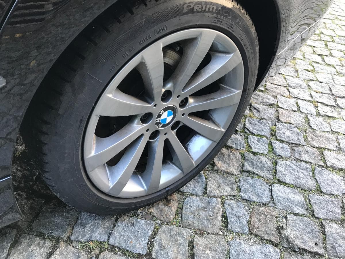 BMW 318D Touring · Ano 2011 — imagen 13