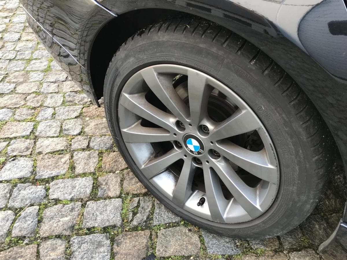 BMW 318D Touring · Ano 2011 — imagen 17