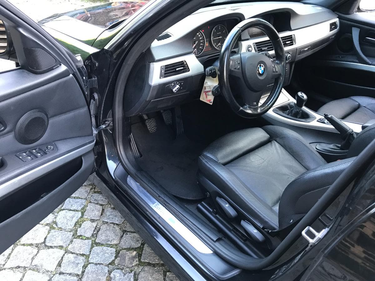 BMW 318D Touring · Ano 2011 — imagen 19