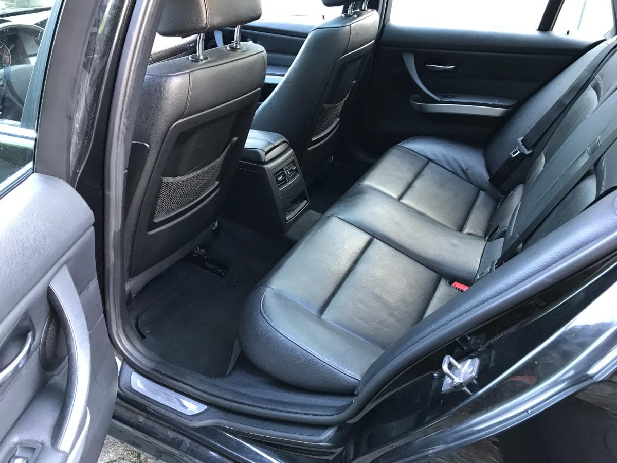 BMW 318D Touring · Ano 2011 — imagen 20