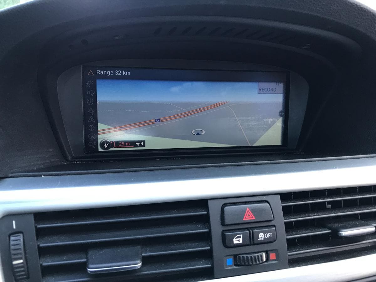 BMW 318D Touring · Ano 2011 — imagen 30