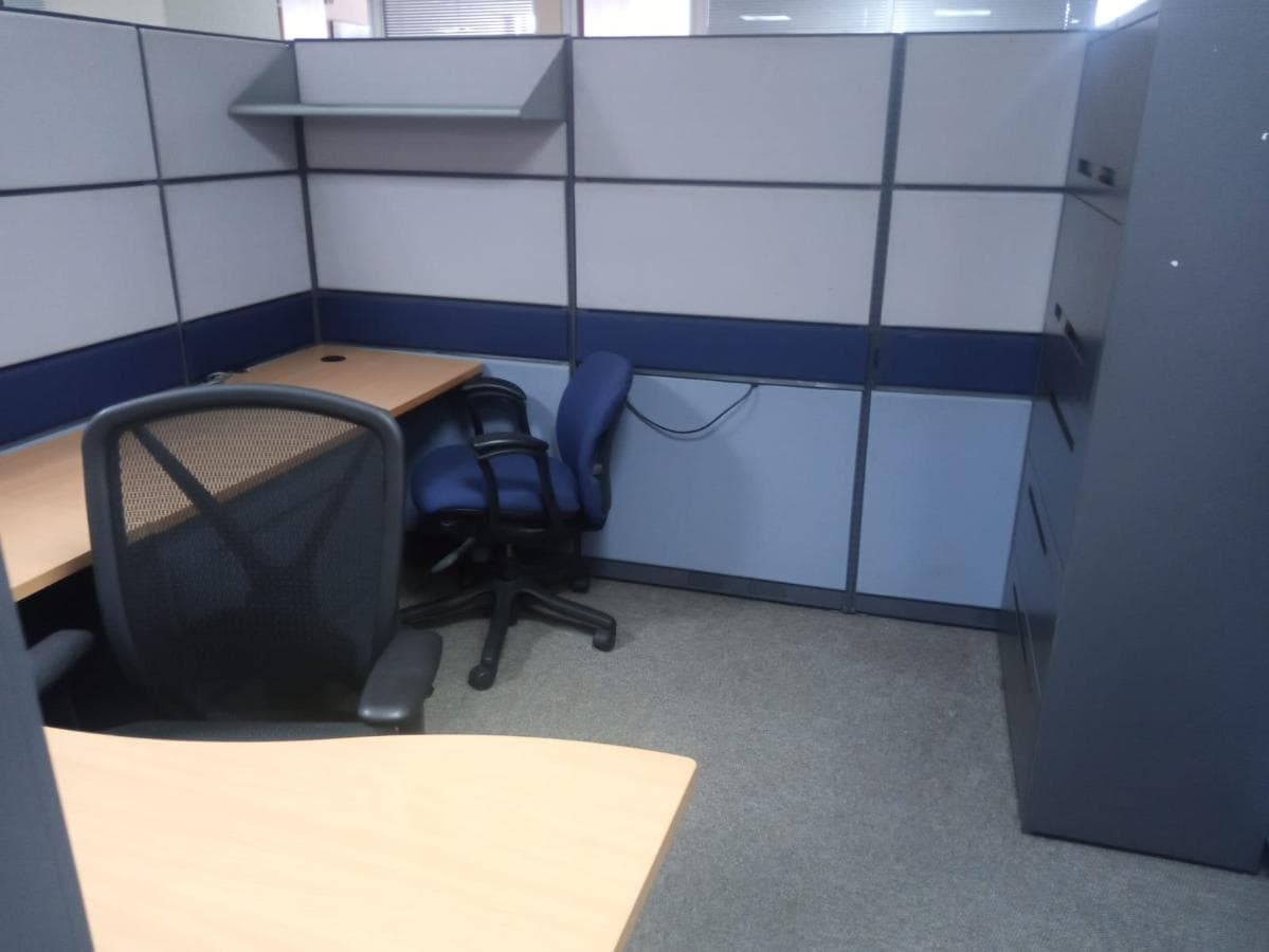 Mobilier de Bureau · — image 2