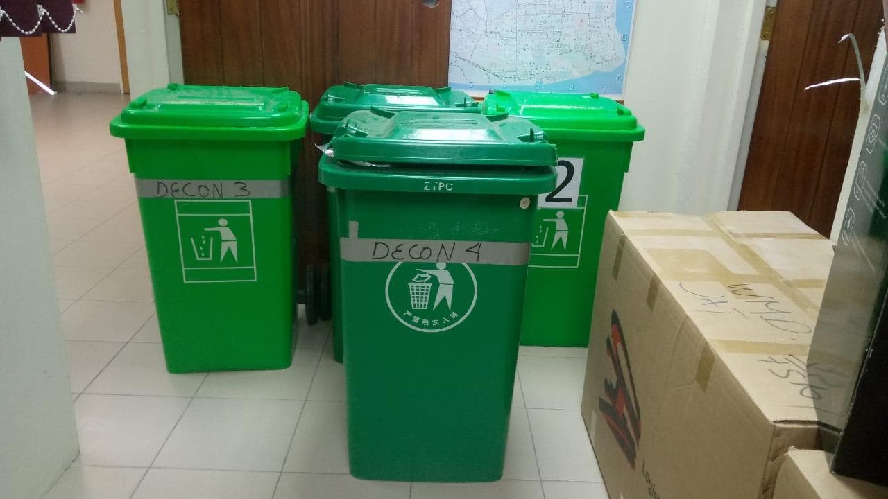 Latas de Lixo · — imagem 2