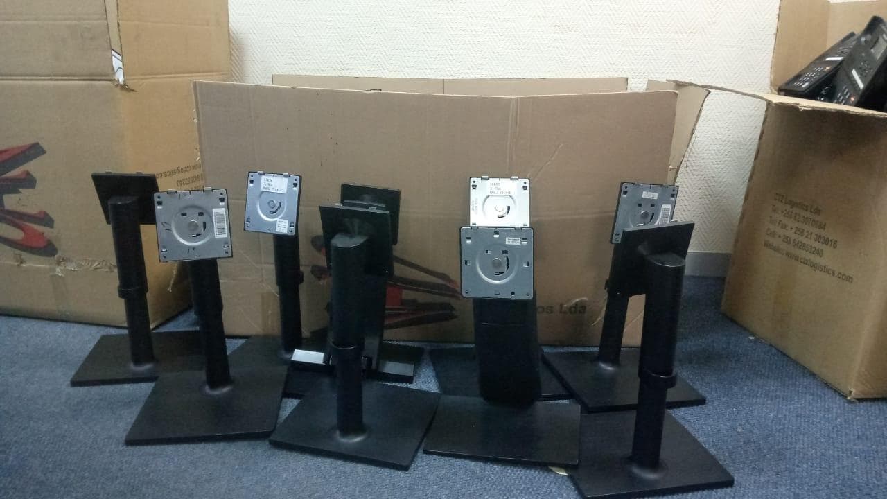 Bases para monitores ·