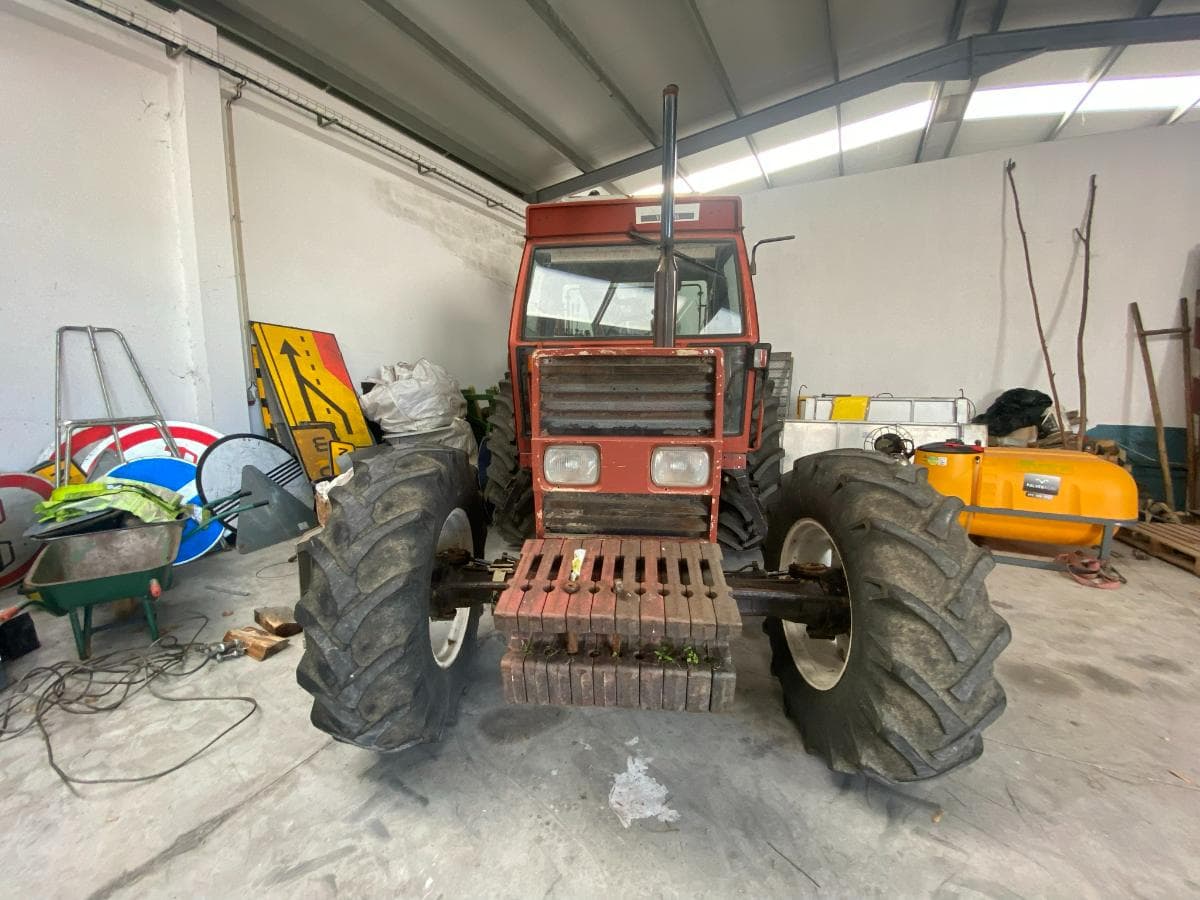 Agricultural Tractor — image 4
