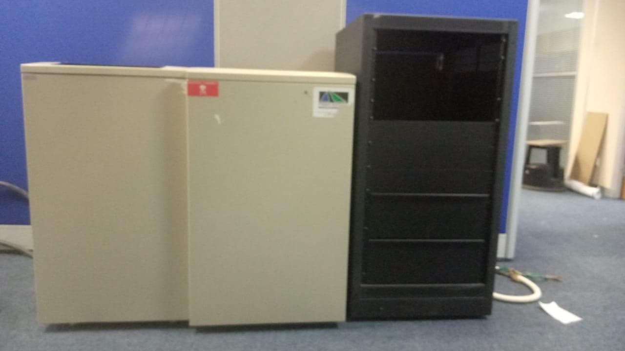AVR - UPS monitor 20 KVA e Rack ·