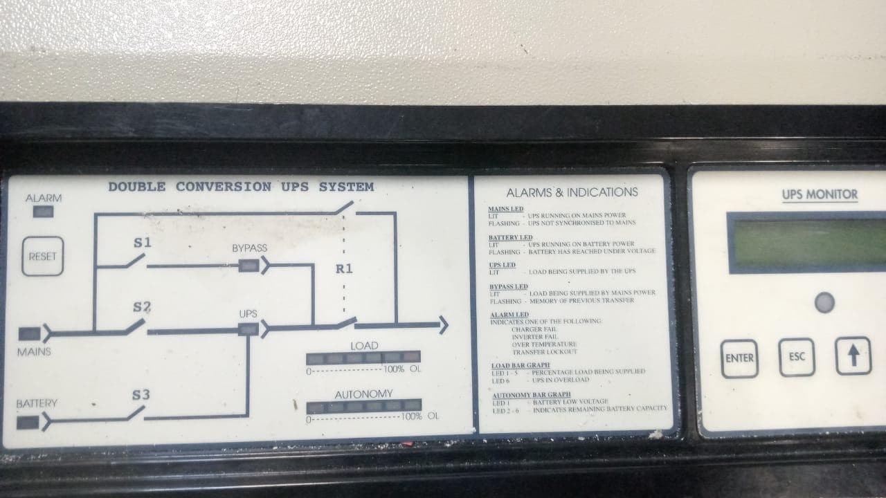 AVR - UPS monitor 20 KVA e Rack · — imagen 4