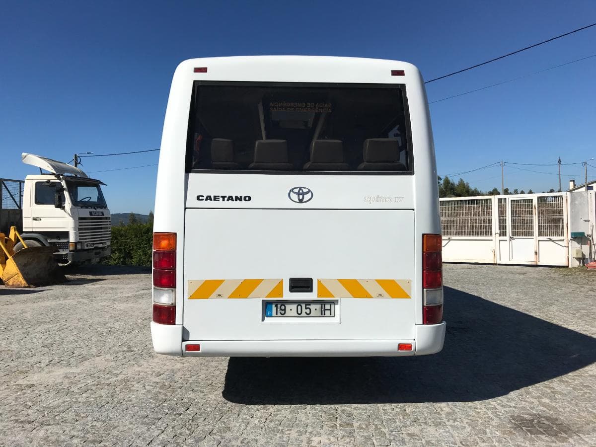 Autocarro Toyota · 28 Lugares · Ano 1997 — imagem 5