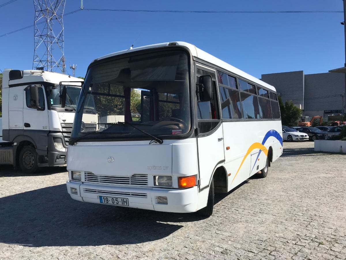 Autocarro Toyota · 28 Lugares · Ano 1997 — imagem 3