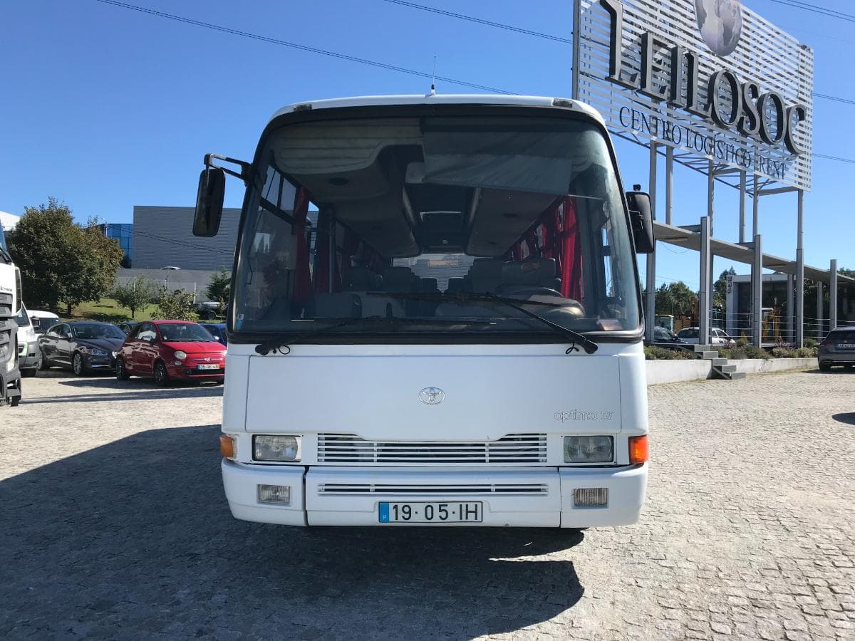 Autocarro Toyota · 28 Lugares · Ano 1997 — imagem 2