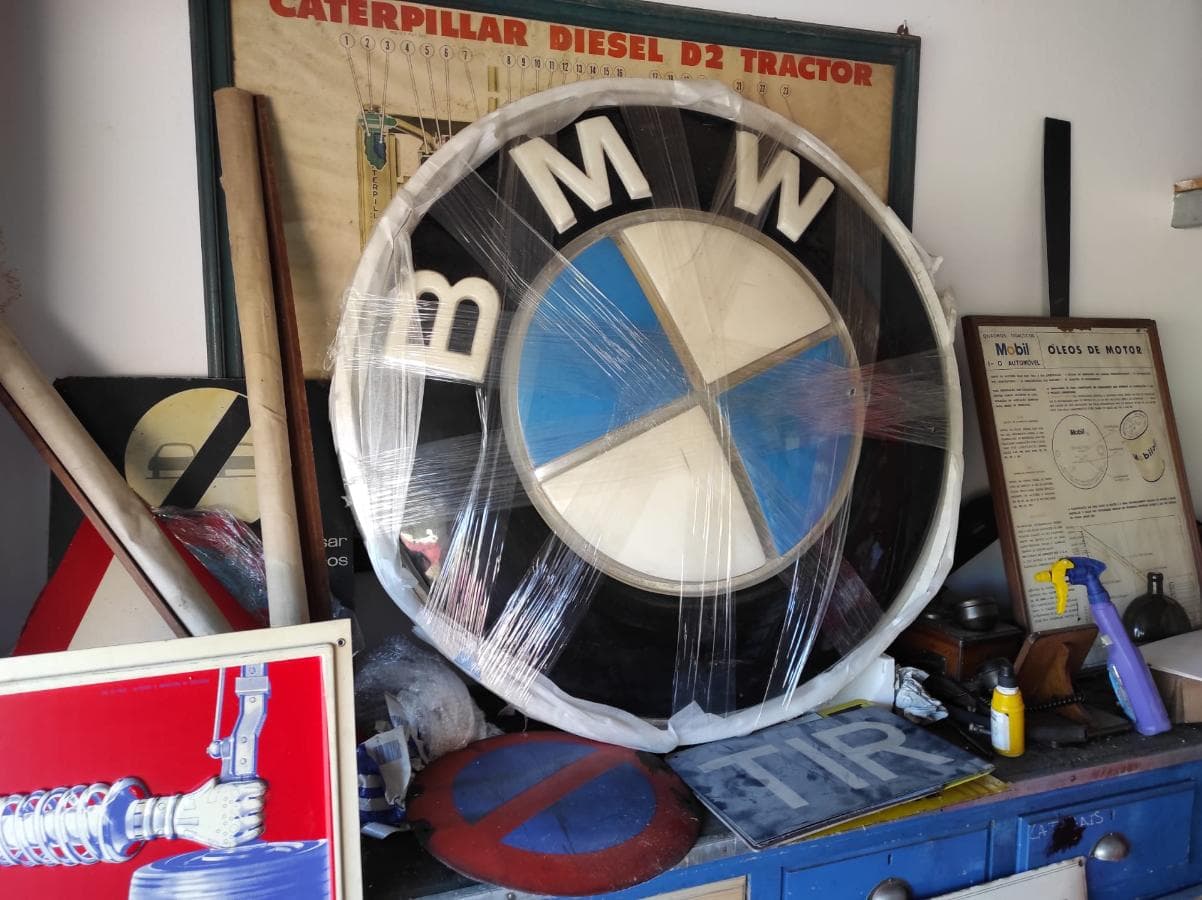Reclamo luminoso antigo BMW
