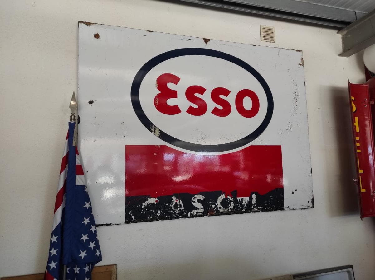 Chapa de esmalte ESSO — image 1
