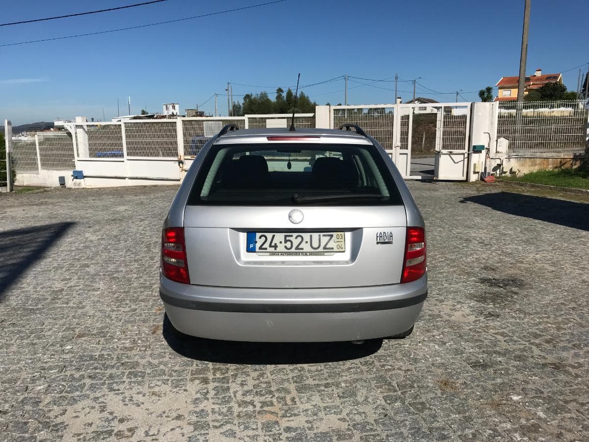 Skoda Fabia 1.2 · Ano 2003 — imagen 5