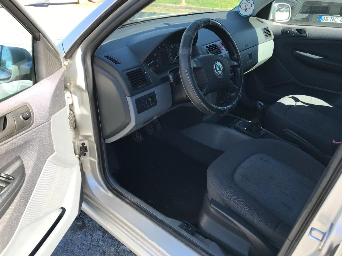 Skoda Fabia 1.2 · Ano 2003 — imagen 19