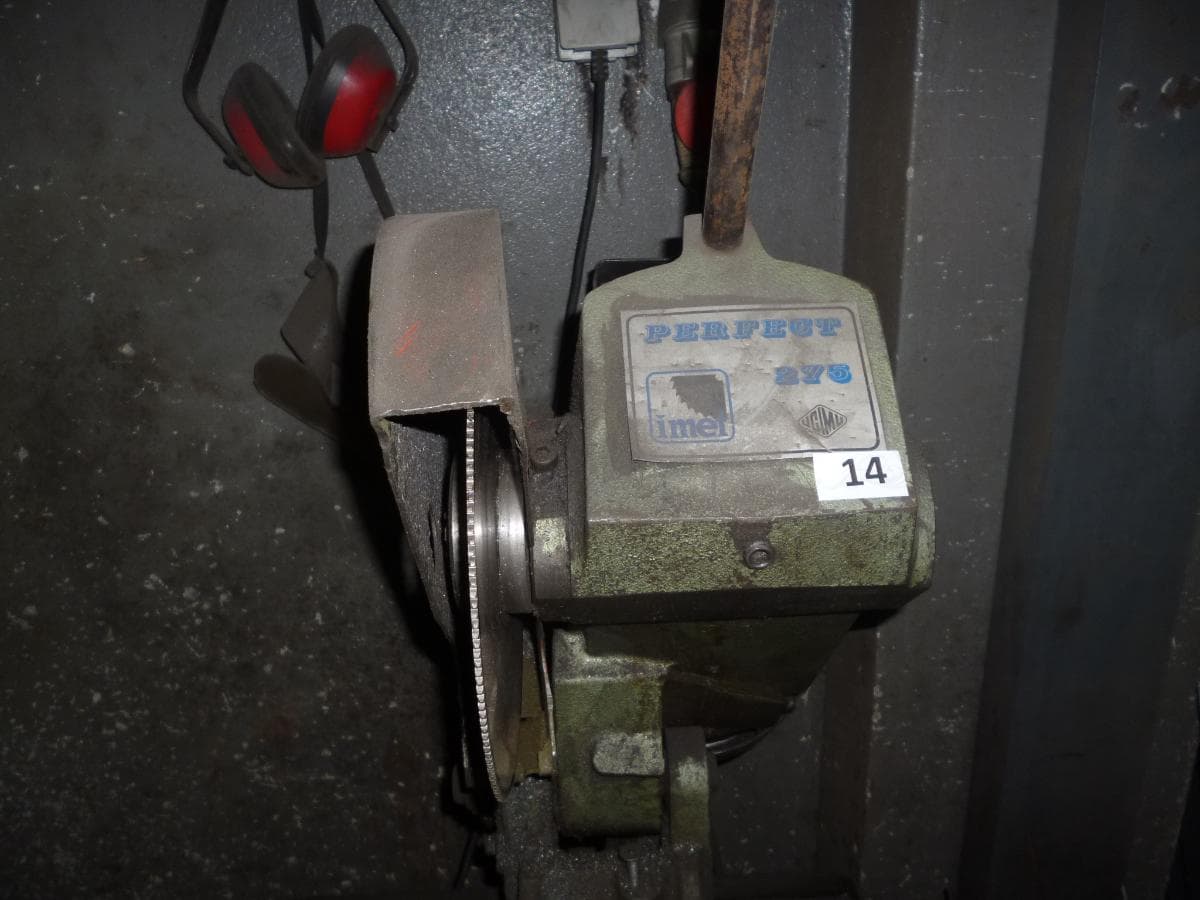 Compressor + Serrote de disco + Máquina de furar de coluna + Aparelhos de soldar — imagem 13