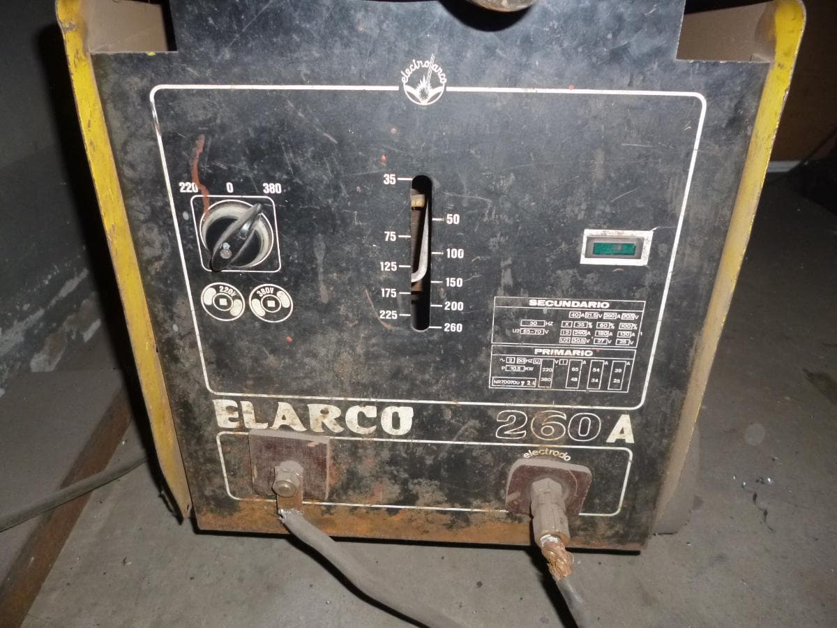 Compressor + Serrote de disco + Máquina de furar de coluna + Aparelhos de soldar — imagem 9