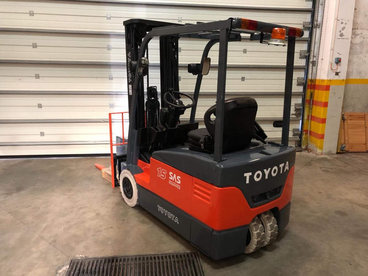 Empilhador Toyota Elétrico 1500KG — imagen 7