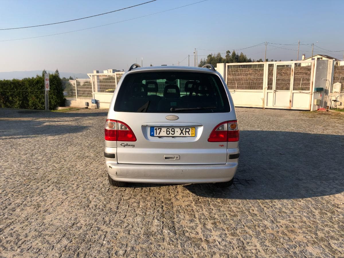 Ford Galaxy 1.9 TDI ·Ano 2004 — imagen 5