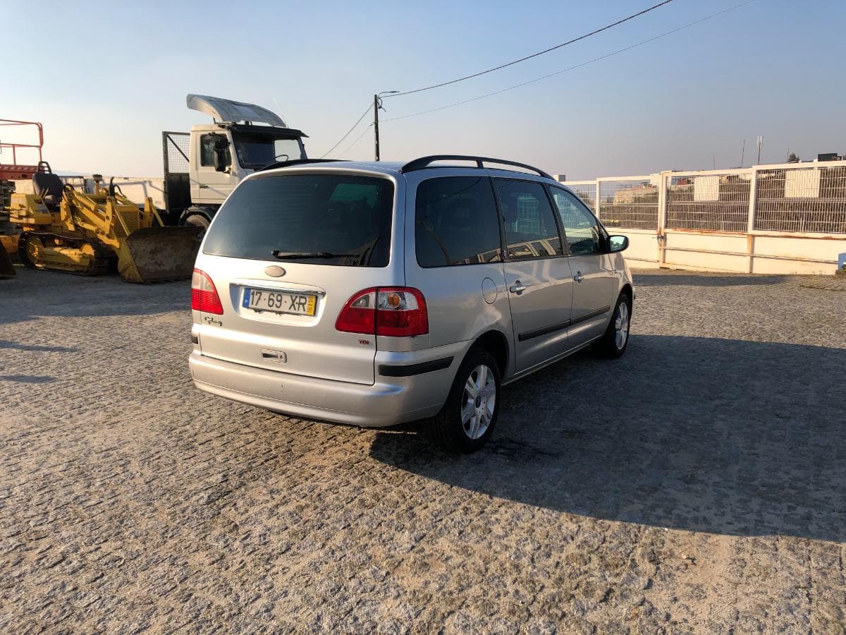 Ford Galaxy 1.9 TDI ·Ano 2004 — imagen 4