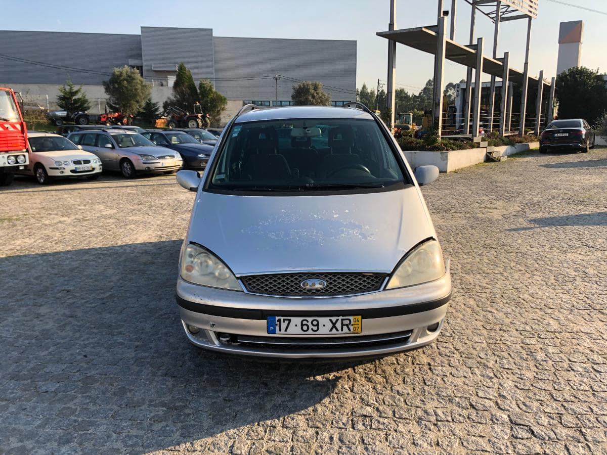 Ford Galaxy 1.9 TDI ·Ano 2004 — imagen 2