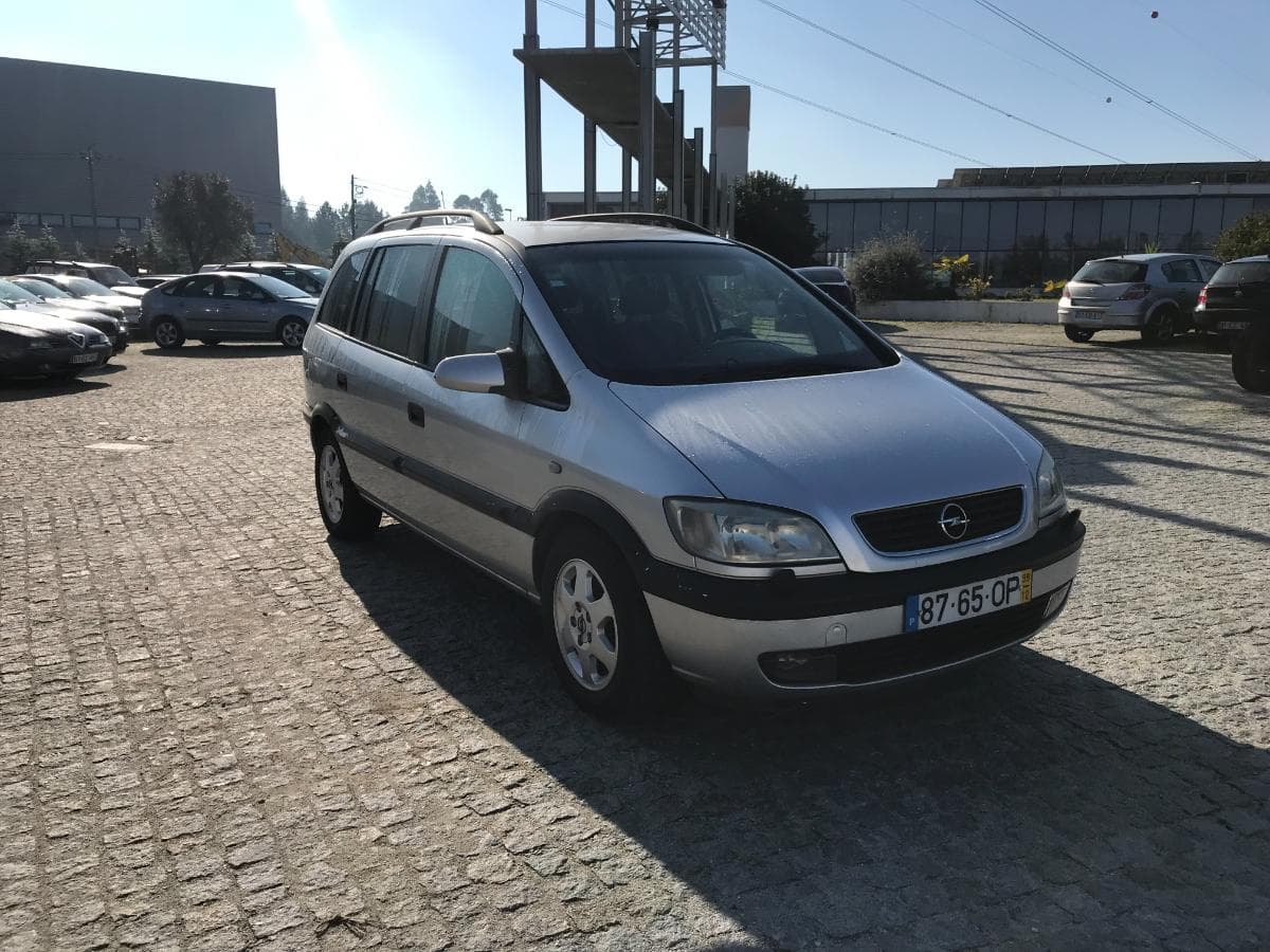 Opel Zafira · 7 Lugares · Ano 1999