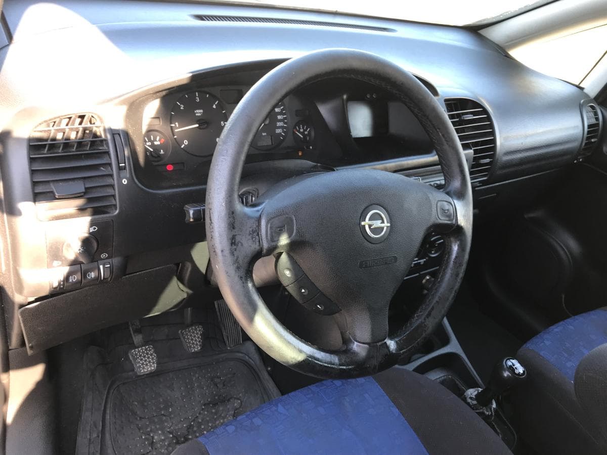 Opel Zafira · 7 Lugares · Ano 1999 — image 21