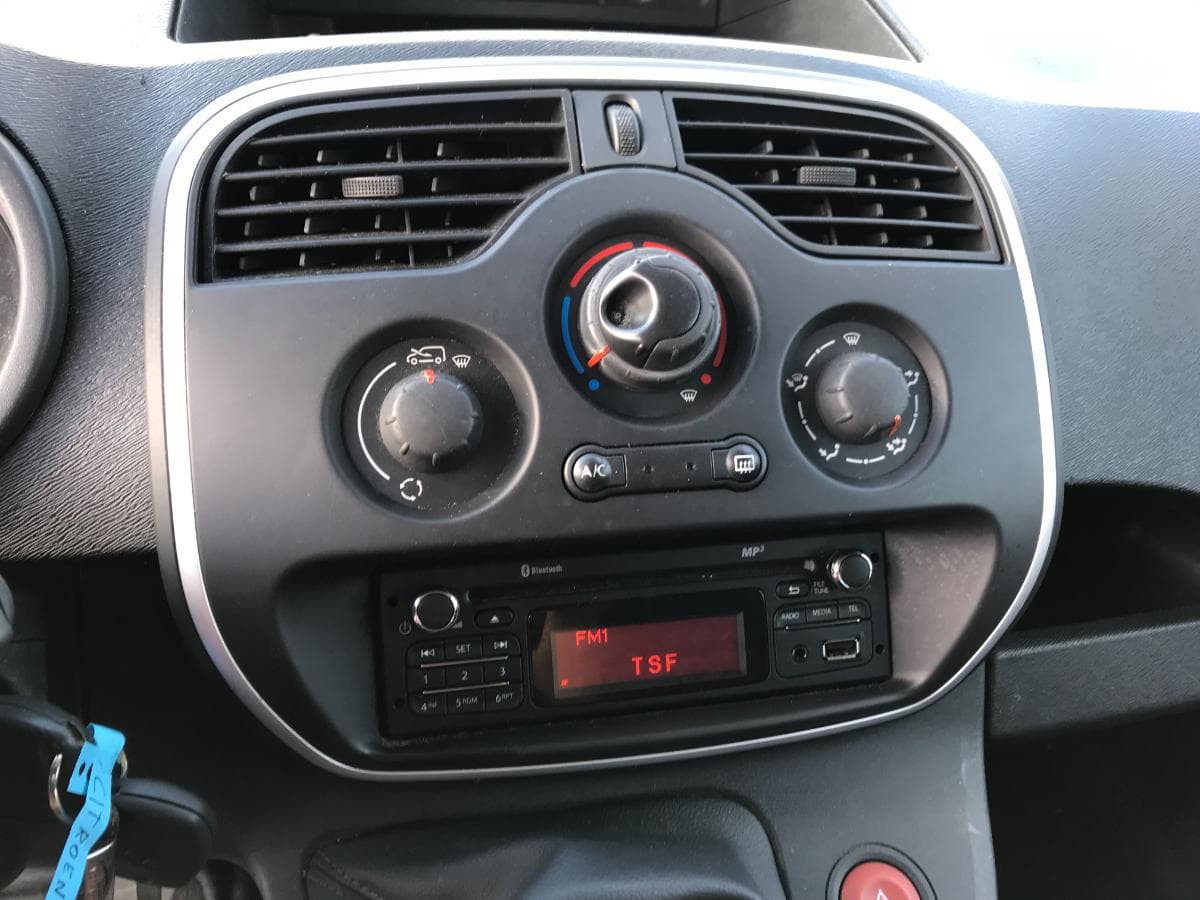Renault Kangoo 1.5 DCI · Ano 2015 — imagen 20