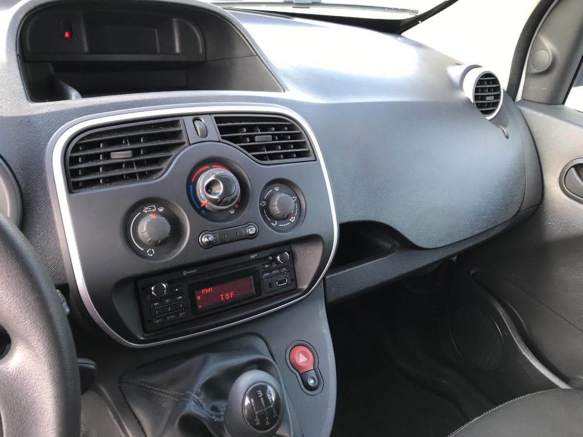 Renault Kangoo 1.5 DCI · Ano 2015 — imagen 23