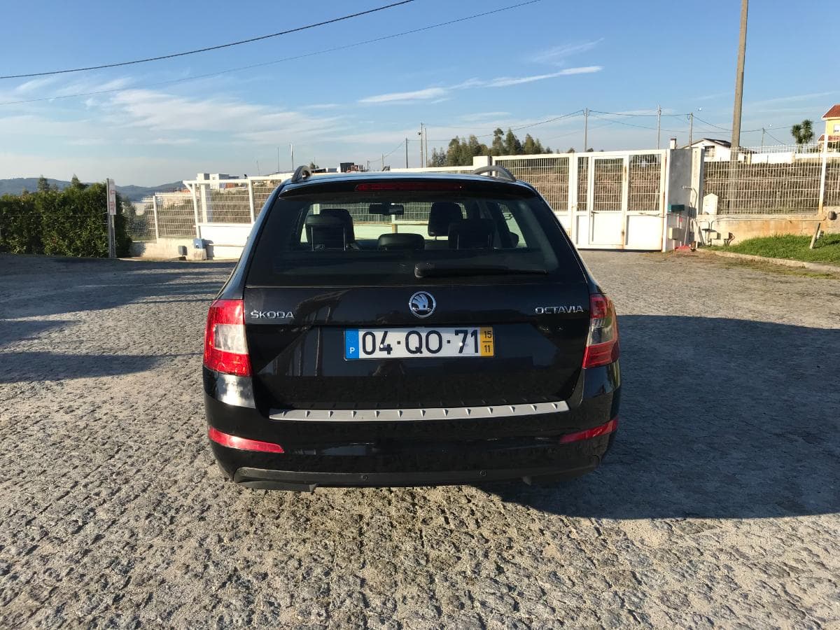 Skoda Octávia 2.0 TDI · Ano 2015 — image 7