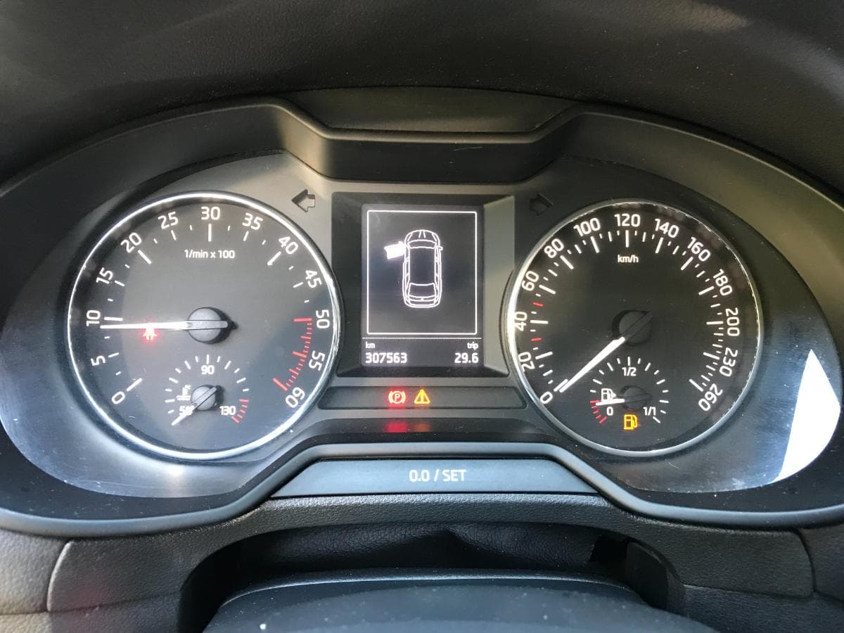 Skoda Octávia 2.0 TDI · Ano 2015 — image 19