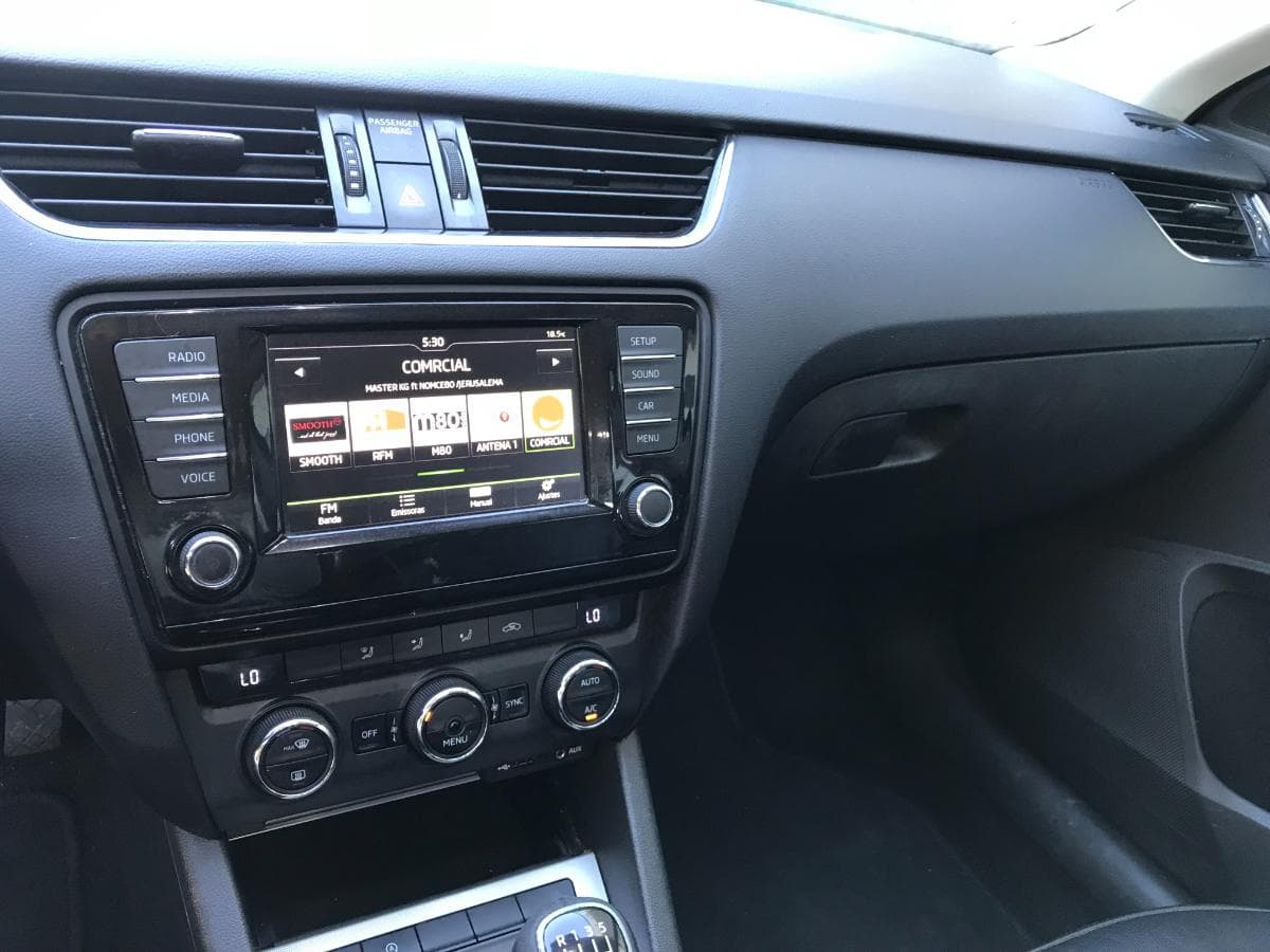 Skoda Octávia 2.0 TDI · Ano 2015 — image 20