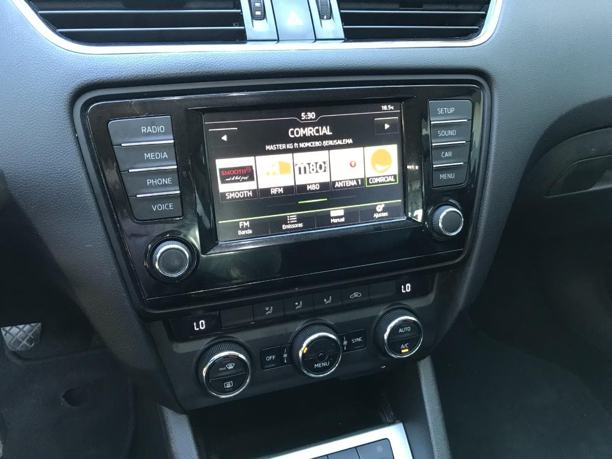 Skoda Octávia 2.0 TDI · Ano 2015 — image 24