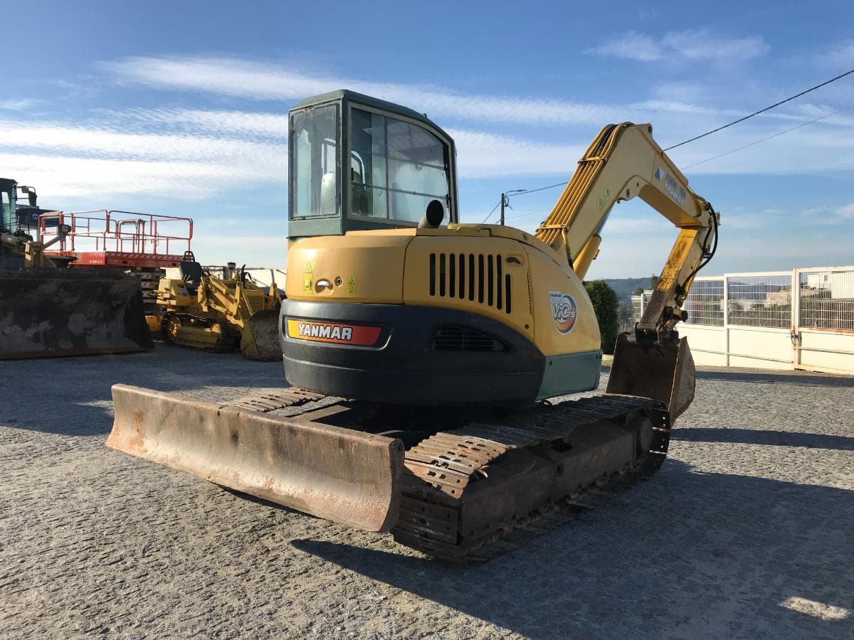 Mini Giratória Yanmar Vio75 — imagen 3