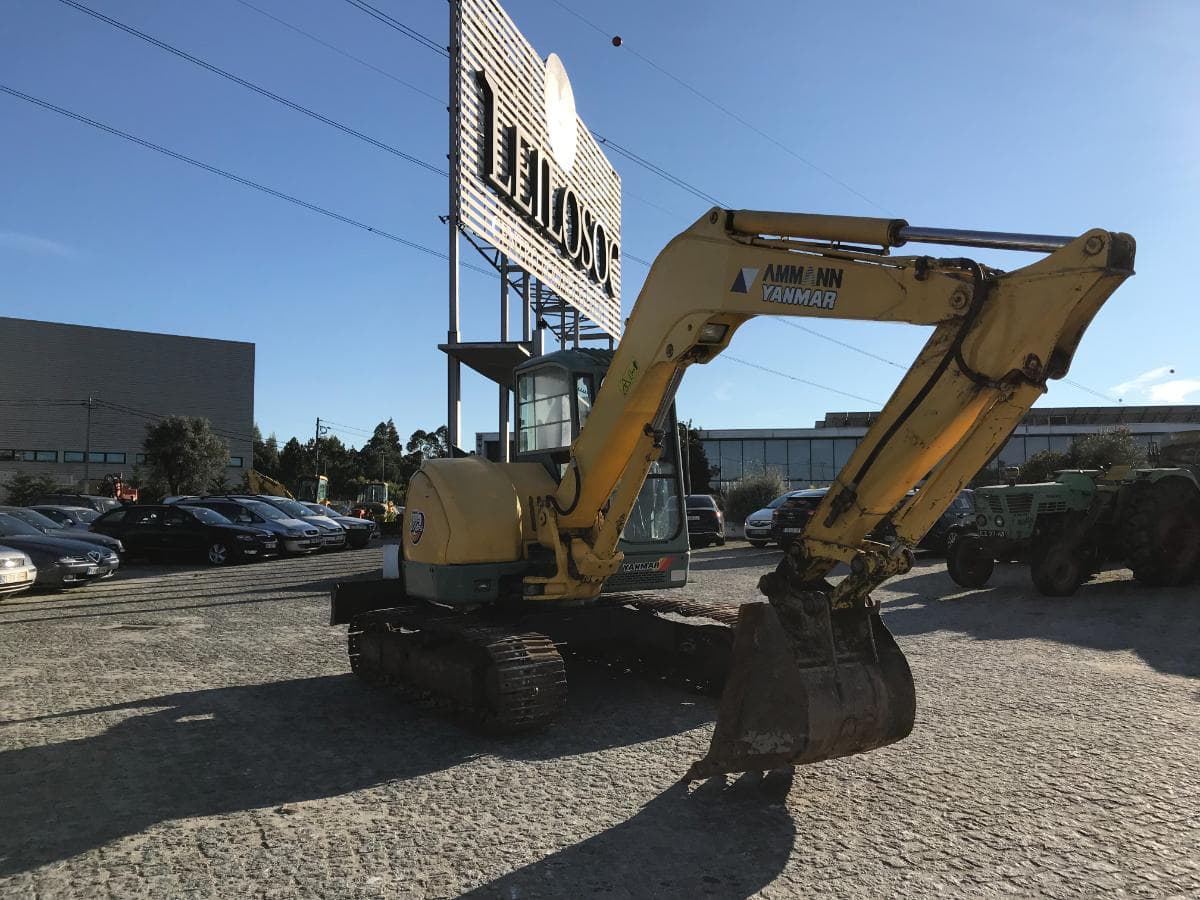 Mini Giratória Yanmar Vio75 — imagen 1