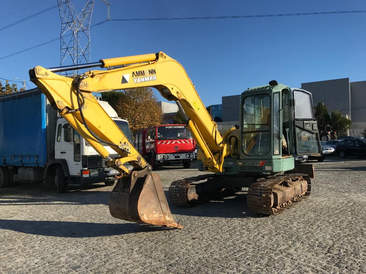 Mini Giratória Yanmar Vio75 — imagen 2