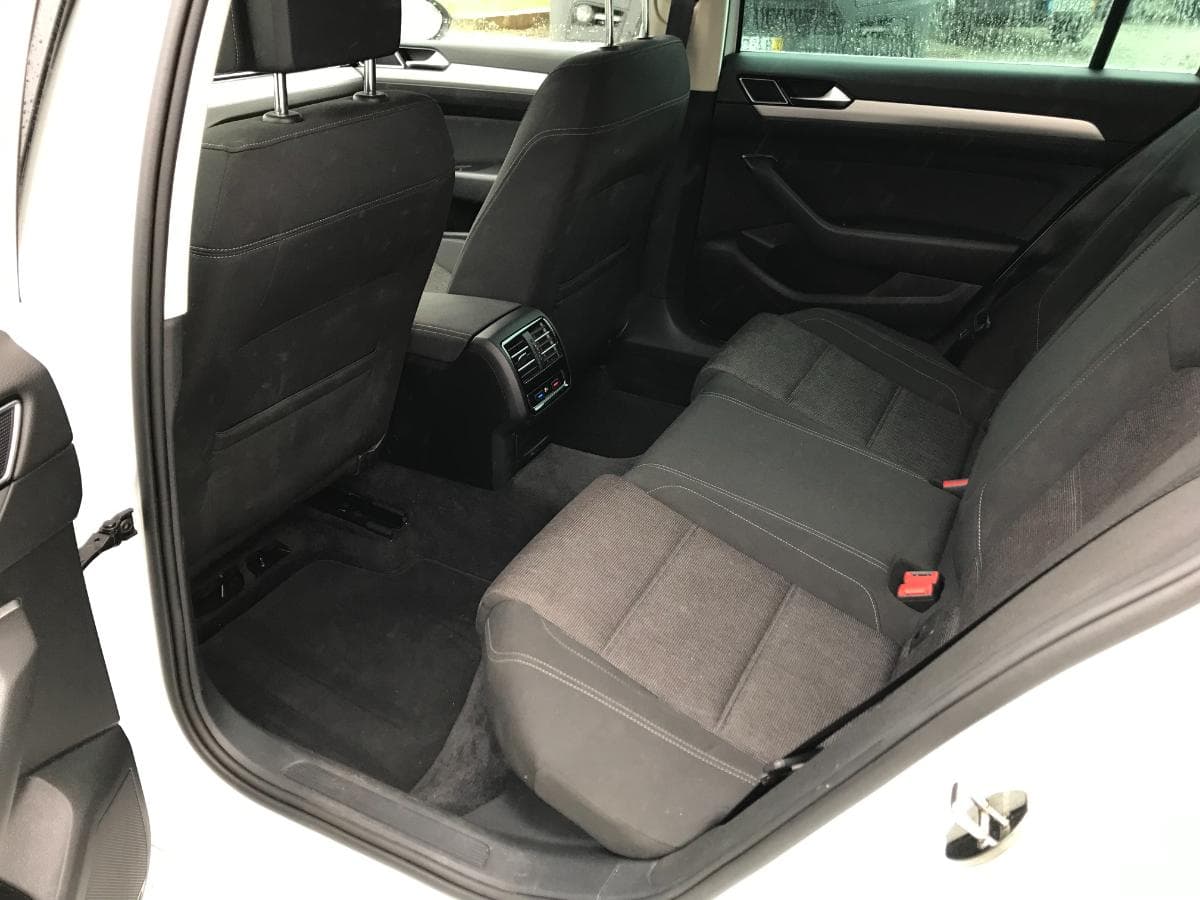 Volkswagen Passat 1.6 TDI · Ano 2016 — imagen 22