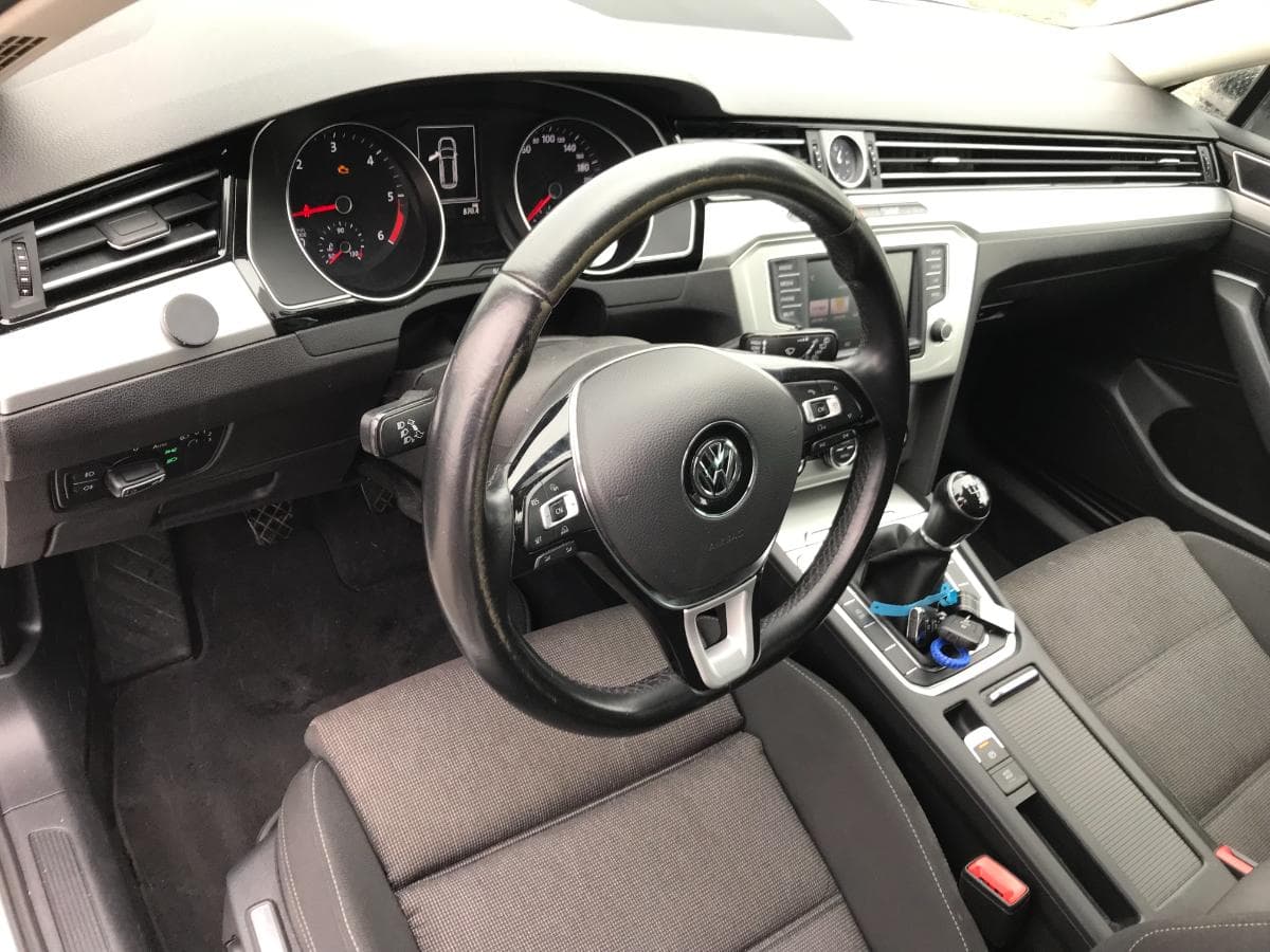 Volkswagen Passat 1.6 TDI · Ano 2016 — imagen 27