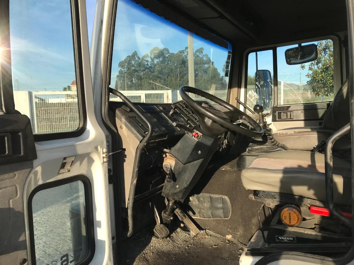 Volvo FL6 12 · Ano 1994 — image 15