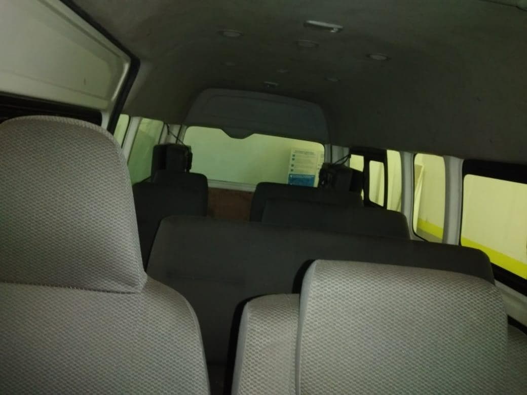 Toyota HIACE — image 5